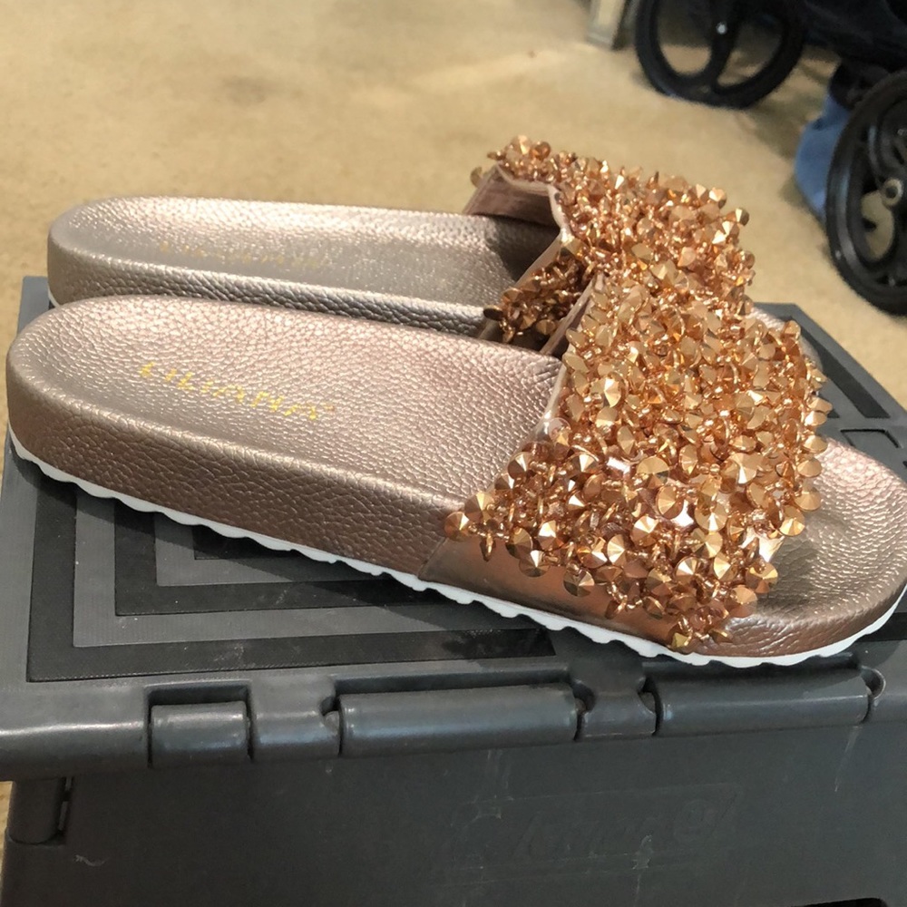 Slippers - Picture 3 of 5